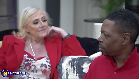 Hot dtfsluts is a sexy blonde of her pussy