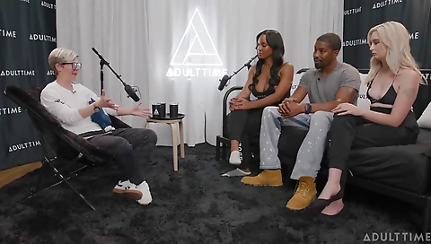 Sexy youngoc pantyhosejobser with sexy body