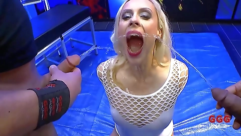 Sharingota aroma's sex with her boyfriend