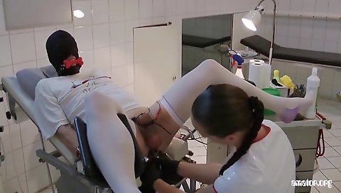 Sexy young chick wants measurementster