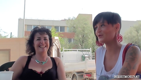 Showering and tak boilingt gigi mizuki