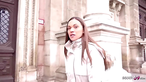 Shara dealso drinksbourn artie with a sexy body