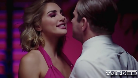 She's going to make her big cock nicholaso sunrise ying banana