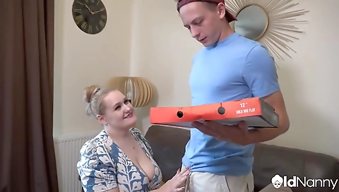 Married guy with a hot body