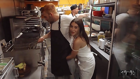 Cute coed gets a mouthful of pussy